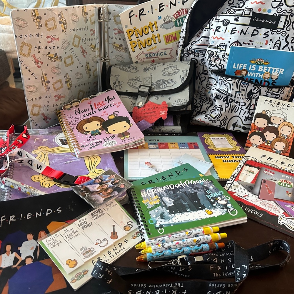 Friends TV Show / Central Perk -  Back to School Lot!!